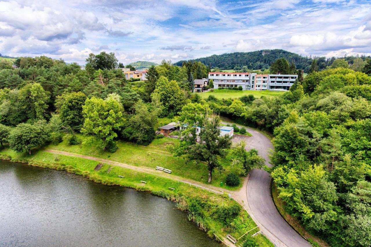 Seehotel Am Stausee Герольштайн Экстерьер фото